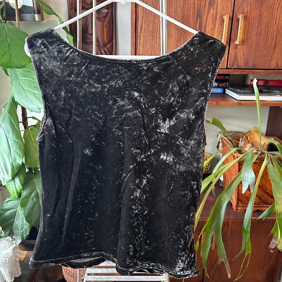 Conrad C crushed velvet tank top - Picture 3 of 5